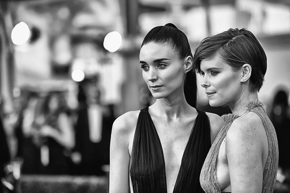 Rooney Mara  and Kate Mara on the red carpet during the 22nd Annual Screen Actors Guild Awards on January 30, 2016. (Hans Gutknecht/Los Angeles Daily News)