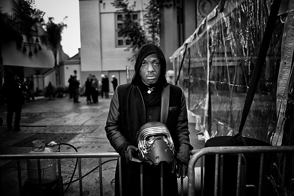 Deuce Wayne dressed Kylo Ren waits in line for the opening of Star Wars: The Force Awakens at the TCL Chinese Theatre Wednesday, December 16, 2015. (Photo by Hans Gutknecht/Los Angeles <span id=